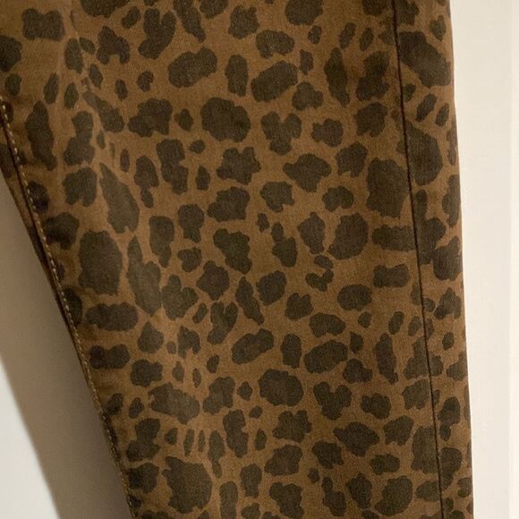 NWT NEW American Eagle Animal Print Curvy Super Hi-Rise Jeggings Size 2 - Picture 3 of 6